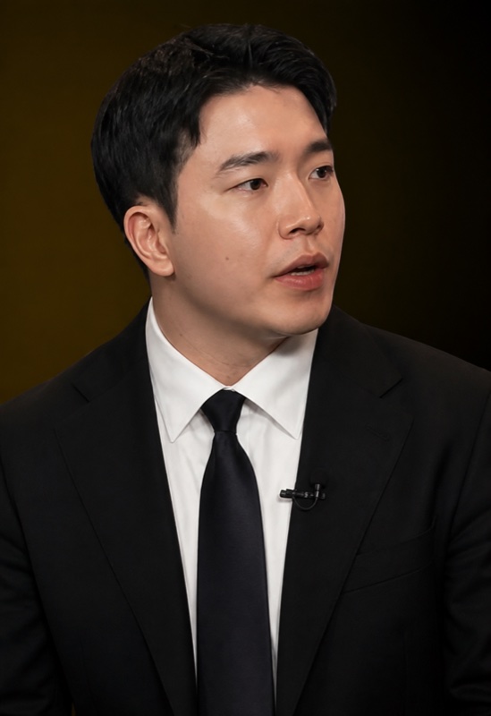 Steve (Namwoong) Kim
